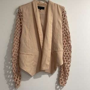 Jacket with sleeve sequence